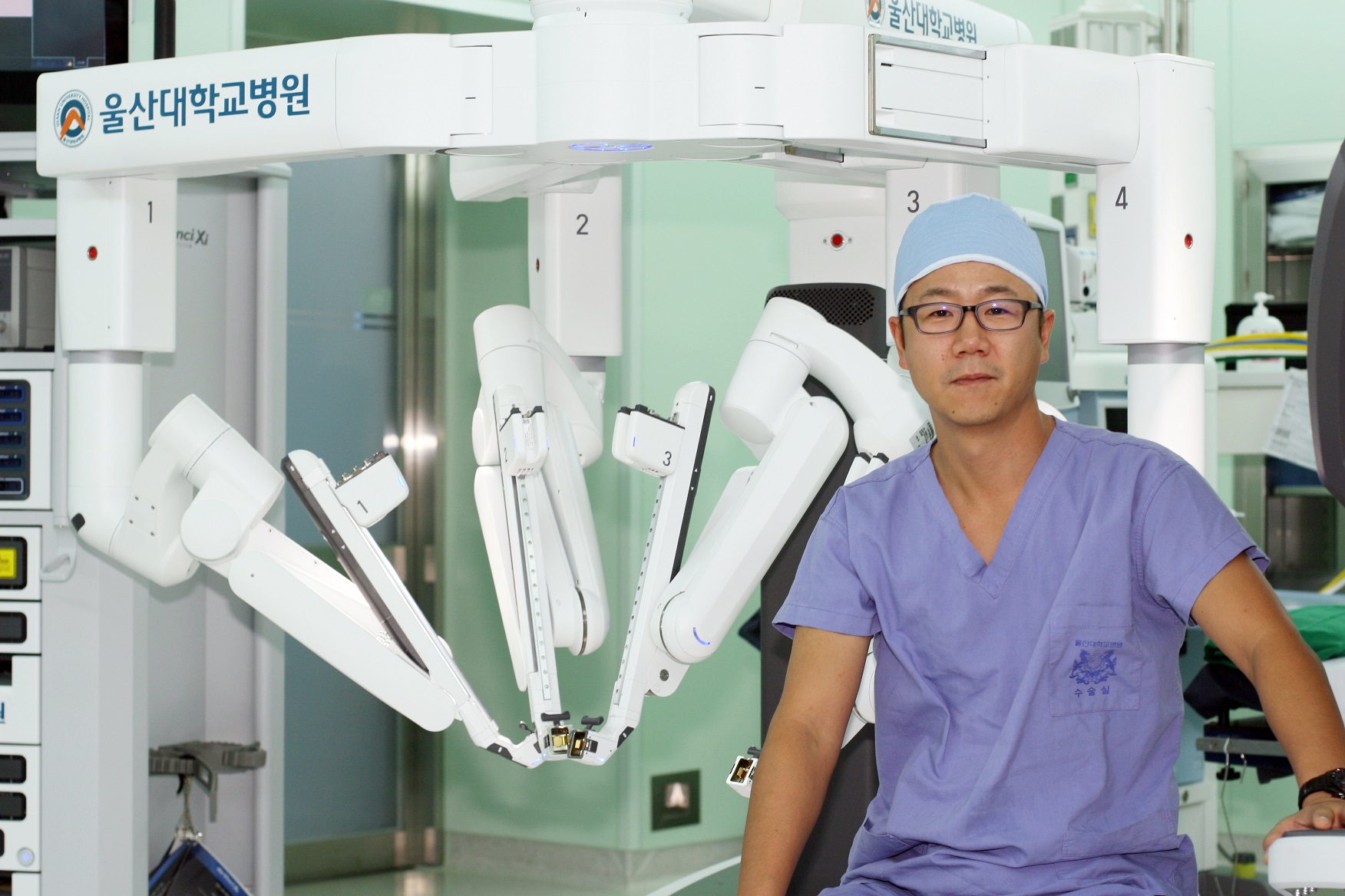 울산대병원 부산·경남 지역 최초 자궁내막암 단일공 로봇수술 성공