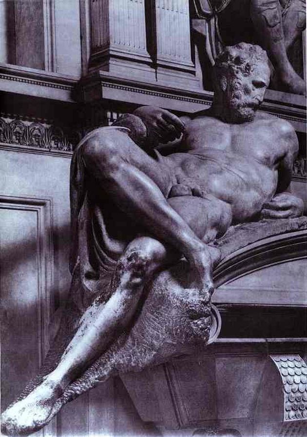 ‘Lorenzo de Medici의 무덤’(1520-31)의 몸과 발 다리 부위 확대